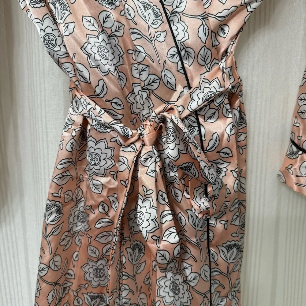 Excellent Condition🔥 Linea Donnatella Satin Wrap - Picture 3 of 6